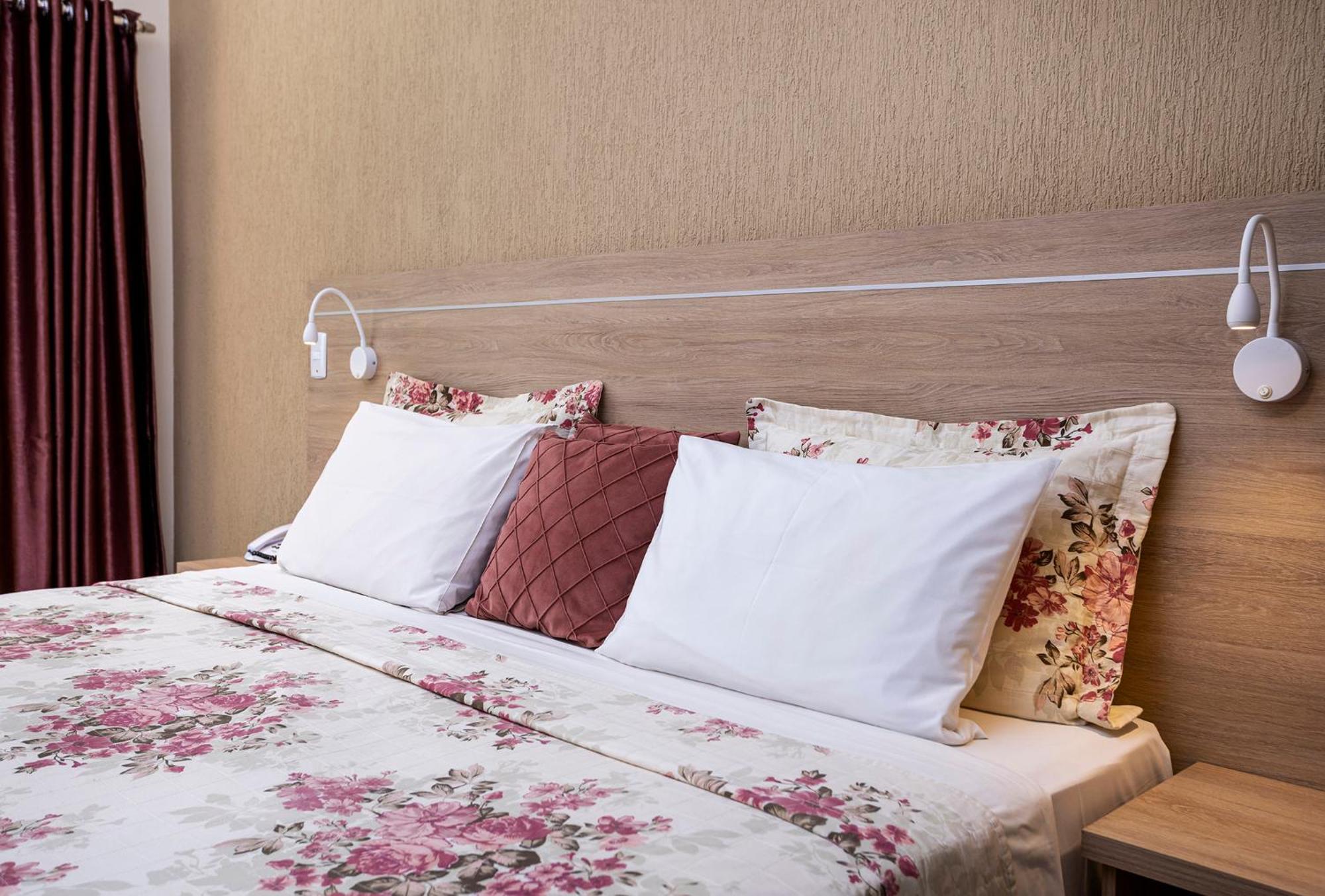 Piri Paim Hotel *